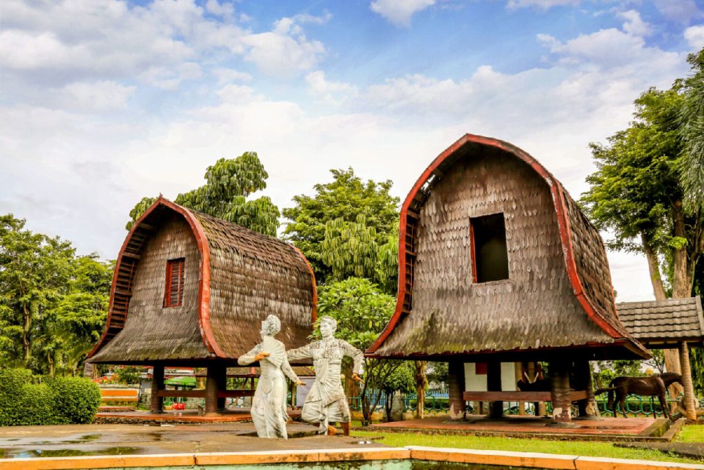 Rumah Adat Ganang Pusako